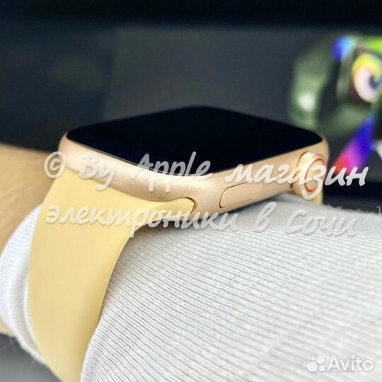 Apple Watch 9 44/45 gold case