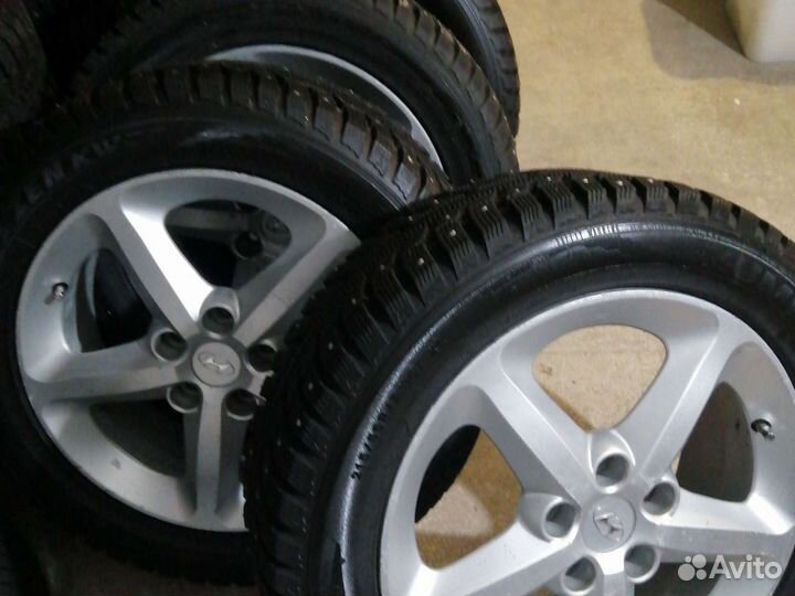 Kumho WinterCraft WP51 215/55 R17 98T