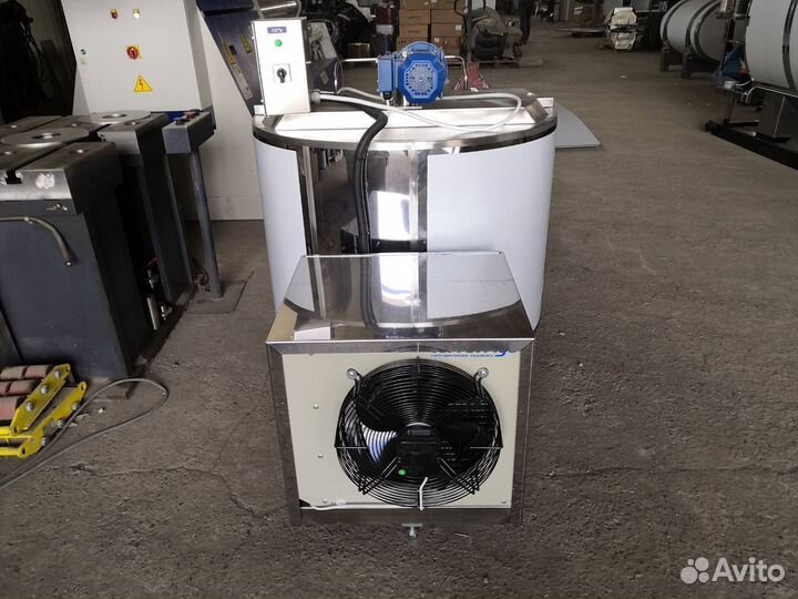 Охладитель молока 1000 литров