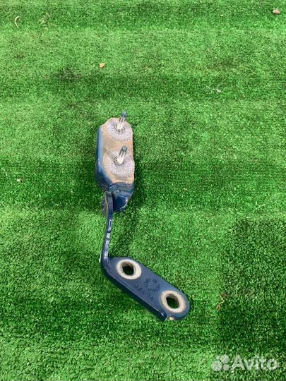 Петля крышки багажника левая Ford Escape 4 CX482