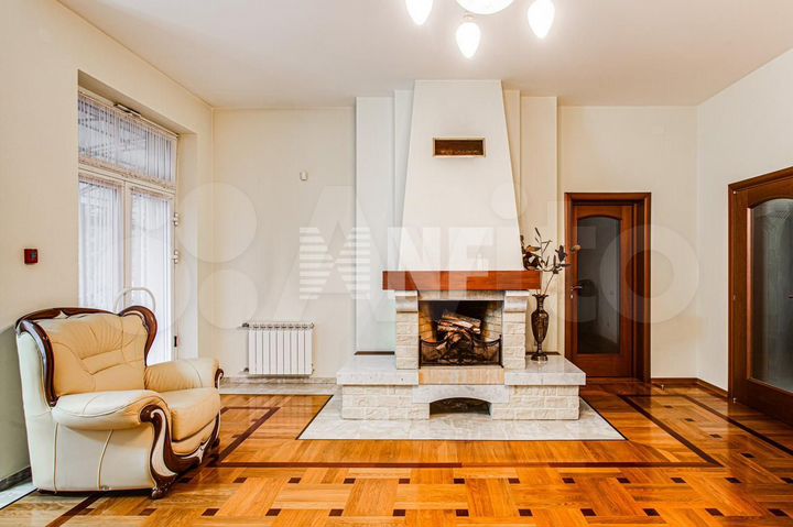 Дом 720 м² на участке 25 сот.