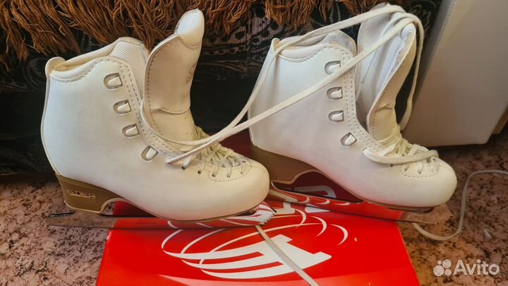 Фигурные коньки edea