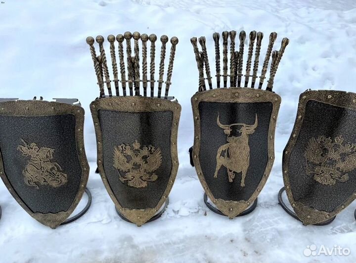 Подставка под шампуры Щит