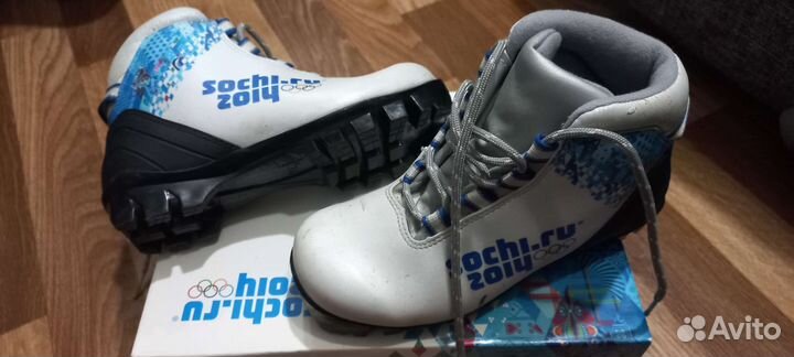 Лыжные ботинки