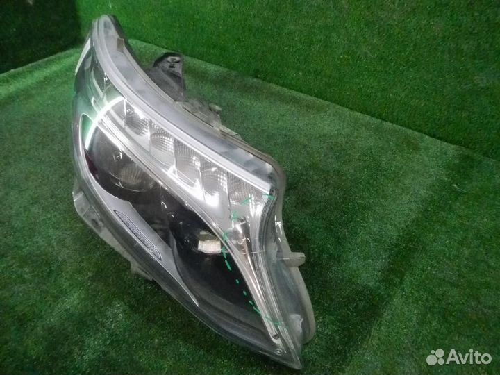 Фара правая Mercedes-Benz V-Class/Vito/Viano