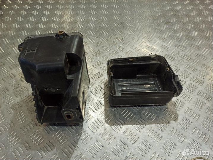 Корпус блока предохранителей Fiat Albea седан 1.4