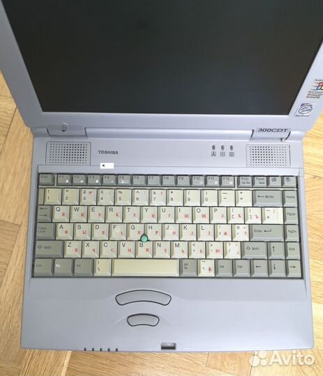 Ноутбук Toshiba Satellite 300CDT дефект на экране