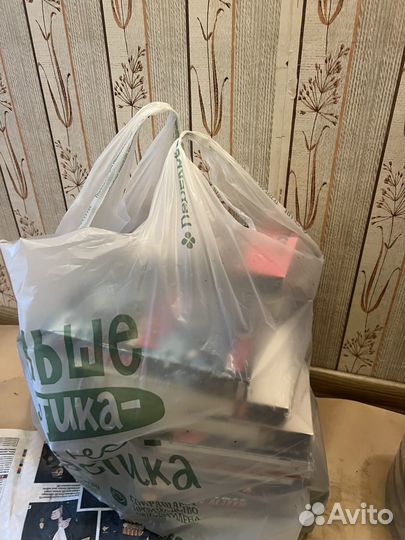 Видеомагнитофон sony и 3 пакета кассет