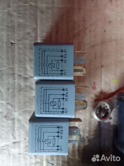 Реле топливного насоса 372 Volkswagen Passat B5