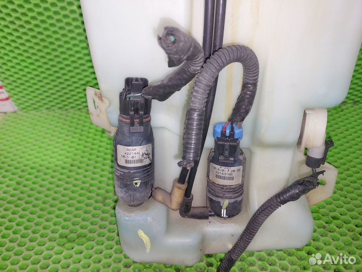 Бачок стеклоомывателя Cadillac Escalade GMT800