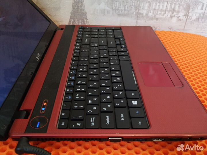Красная Лава Acer (15'6/4GB/RaD7470/320GB)