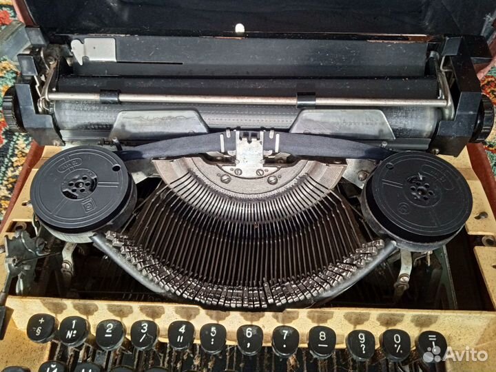 Печатная машинка Москва (раритет в чемодане)