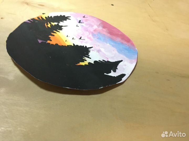 Рисунок с закатом и елками