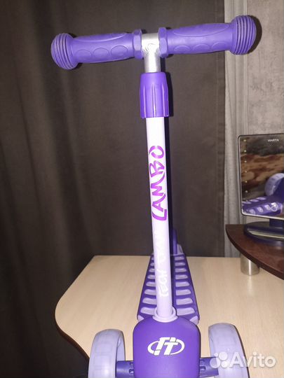 Детский трехколесный самокат