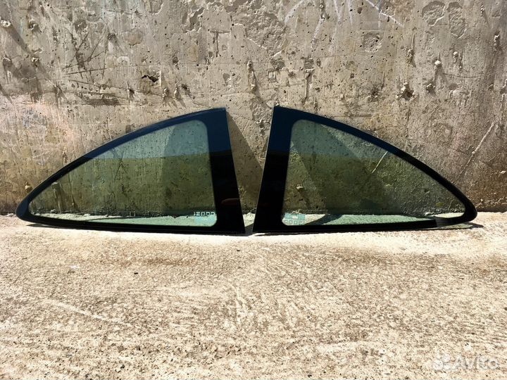 Форточка заднего L+R крыла для Mercedes W208