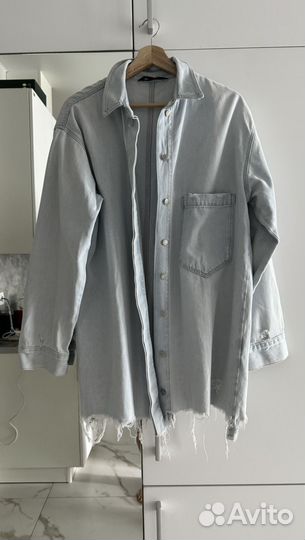 Джинсовая рубашка zara с потертостями