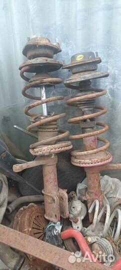 Передние стойки ваз 2114