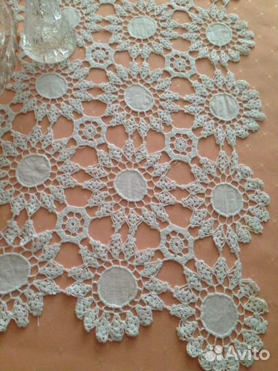 Старинные подзоры и наволочка.Ажурные скатерти