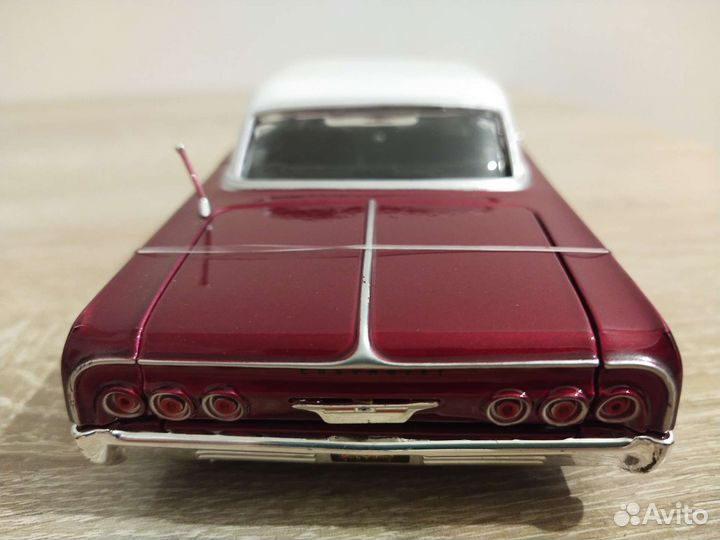 Модель 1:24, Chevrolet Impala 1964, новая