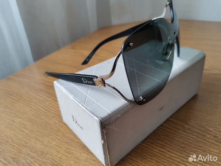 Солнцезащитные очки женские