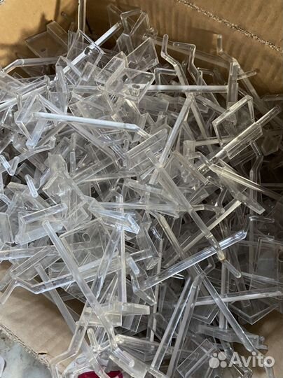 Пакеты подарочные, манекен для бижутерии, крючки