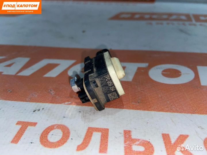 Датчик airbag Volkswagen Touareg 2 2012 7P0959354