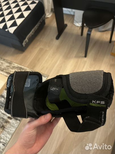 Налокотники хоккейные sr reebok