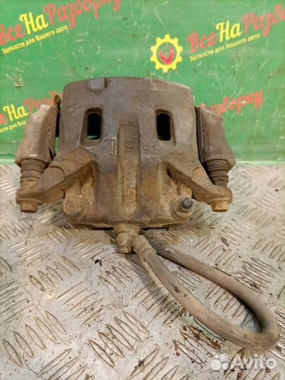 Суппорт передний левый Nissan Pathfinder 2.5DT