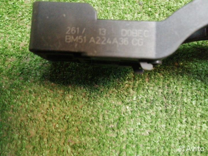 Кронштейн ручки двери передний правый Ford Focus 3