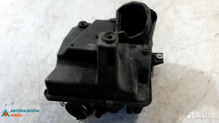 Корпус воздушного фильтра Chrysler Voyager