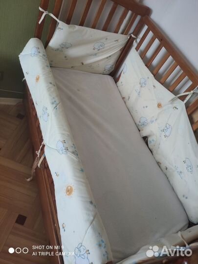 Детская кроватка с матрасом и бортиками
