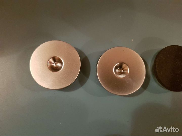 Качественные подставки под шипы на аудиоаппаратуру