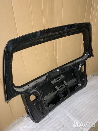 Крышка багажника Volkswagen Touran