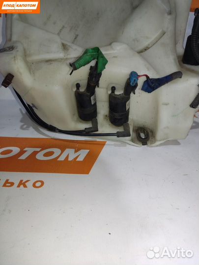 Бачок омывателя передний Chevrolet TrailBlazer