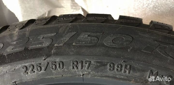 Pirelli Winter Sottozero 3 225/50 R17 98H