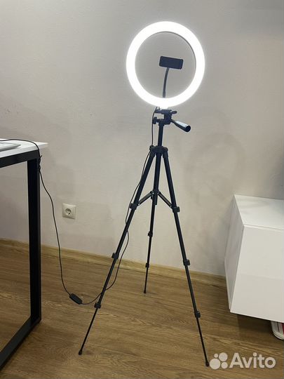 Кольцевая лампа со штативом