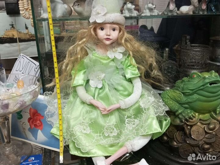Кукла фарфор музыкальная механическая с заводом