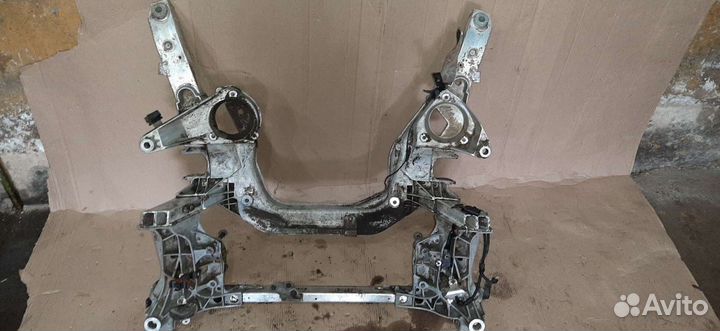 Передний подрамник на BMW 7 f01/02