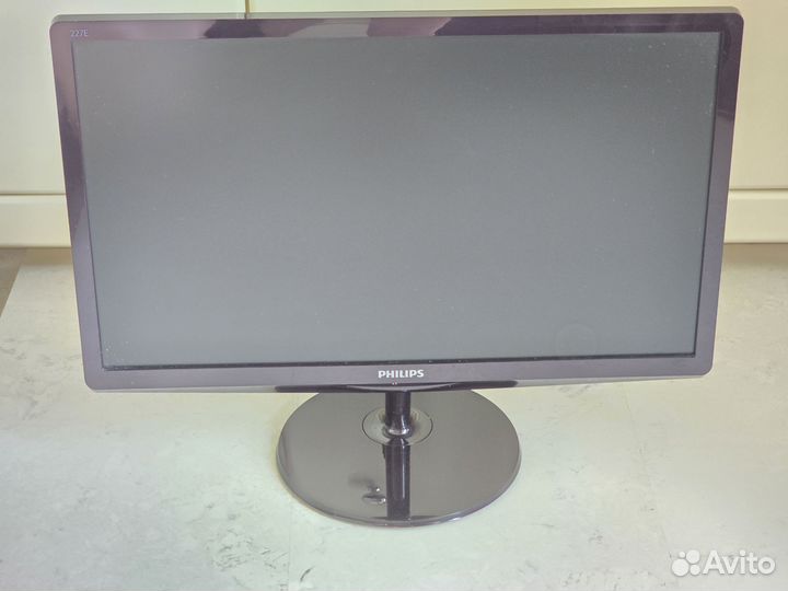 Монитор Philips 22