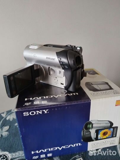 Видеокамера Sony handycam dsr DVD 108E