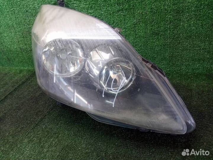 Фара правая Opel Zafira B (2005-2012)
