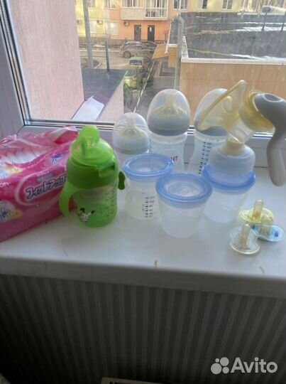 Молокоотсос,бутылки,поильник avent,чашка
