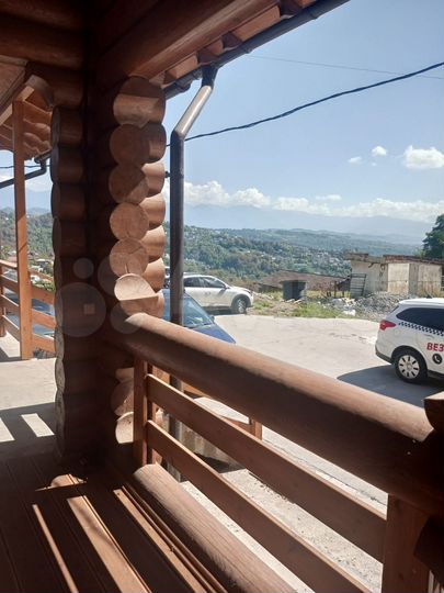 Дом 176 м² на участке 5 сот.