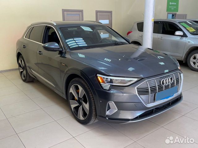 Audi e-tron AT, 2019, 55 000 км с пробегом, цена 5650000 руб.