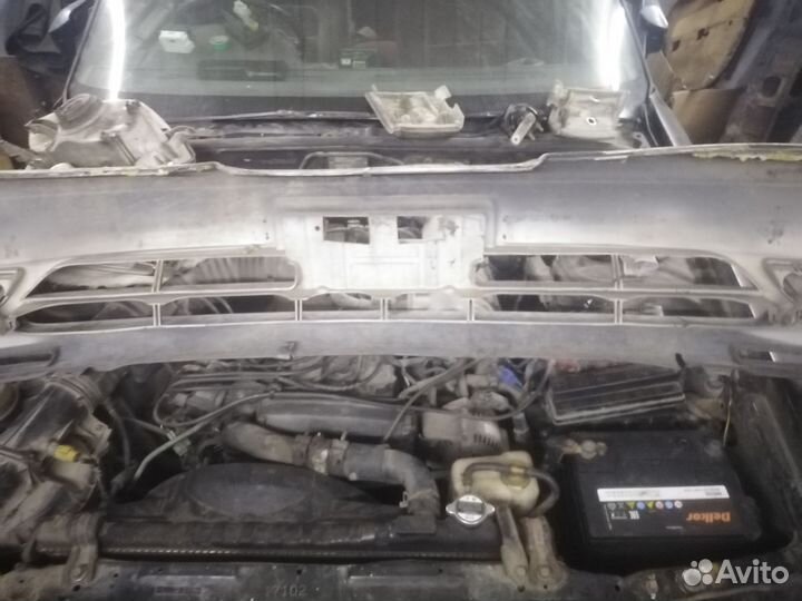 Бампер передний креста 100