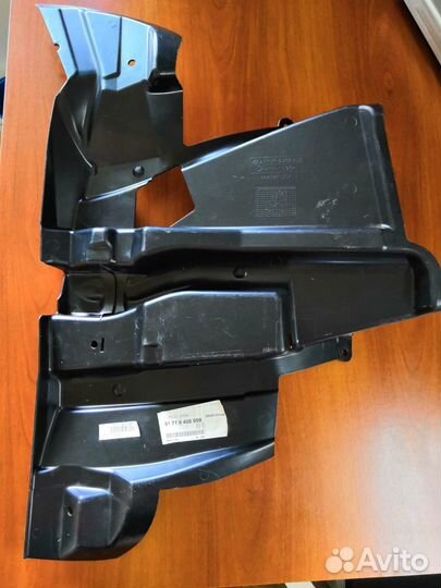 Кожух колесной ниши левый передний BMW 51718408959