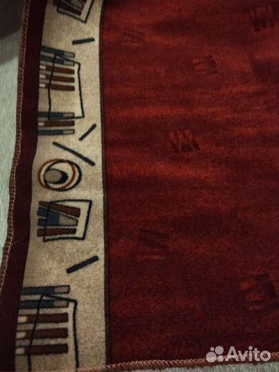 Ковровая дорожка в отличном состоянии