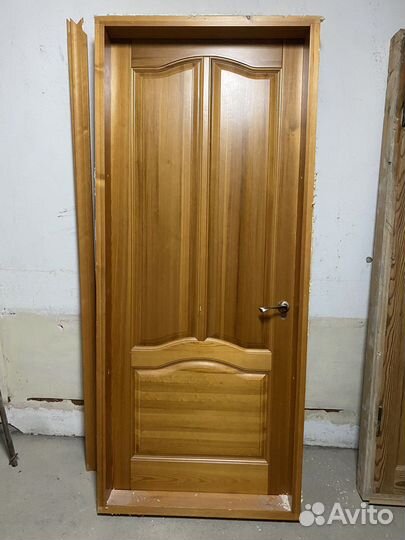 Двери межкомнатные с коробкой б/у
