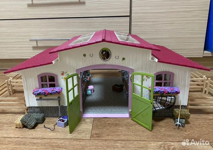 Конюшня Schleich, лошади, фигурки