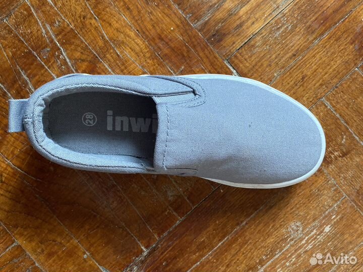 Продаю кеды новые,не разу не одетые